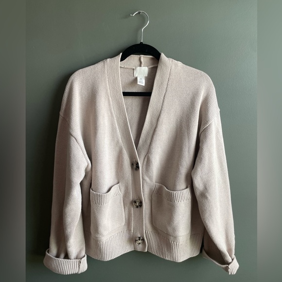 H&M Sweaters - NWOT H&M Cardigan